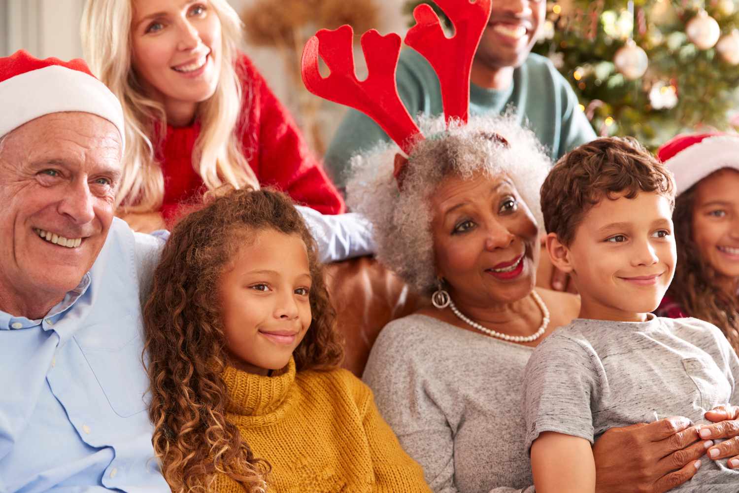 Top 33 best and most meaningful Christmas wishes for grandparents and parents